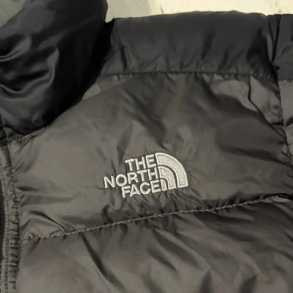 The North Face Boys Classic Black Puffer Jacket Size M 10-12 - Picture 2 of 11